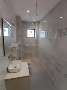 Image of 3000 Sq.ft 4 BHK Builder Floor for rent in Sector 72, Noida for Rs. 70000