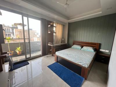 Bedroom Image of 2000 Sq.ft 3 BHK Builder Floor for rent in Unitech Nirvana Country, Sector 50 Gurgaon for Rs. 80000