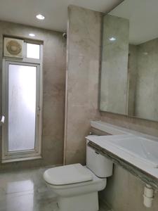Common Bathroom Image of 1250 Sq.ft 2.5 BHK Apartment / Flat for sale in Hiranandani Canary, Hiranandani Estate Thane for Rs. 24000000