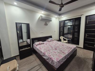 Bedroom Image of 1200 Sq.ft 3 BHK Builder Floor for sale in Ramesh Nagar New Delhi for Rs. 17500000