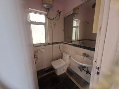 Bathroom Image of 1350 Sq.ft 3 BHK Apartment / Flat for sale in DLF Ridgewood Estate, DLF Phase 4 Gurgaon for Rs. 32000000
