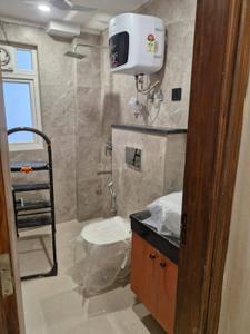 Bathroom Image of 420 Sq.ft 1 BHK Apartment / Flat for rent in DSR GVK Skycity, Somajiguda Hyderabad for Rs. 16000