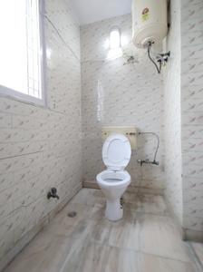 Bathroom Image of 1400 Sq.ft 3 BHK Independent House for rent in South Extension II New Delhi for Rs. 45000