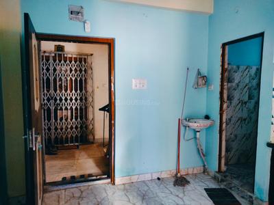 Bedroom Image of 350 Sq.ft 1 BHK Apartment / Flat for rent in Picnic Garden Kolkata for Rs. 7000