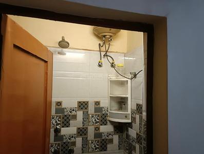 Bathroom Image of 350 Sq.ft 1 RK Apartment / Flat for sale in DDA Janta Flat Mayur Vihar 3, Kondli New Delhi for Rs. 3200000