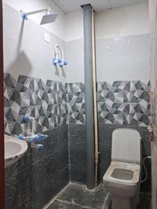 Common Bathroom Image of 1050 Sq.ft 2 BHK Apartment / Flat for sale in Sector 49 Noida for Rs. 4200006