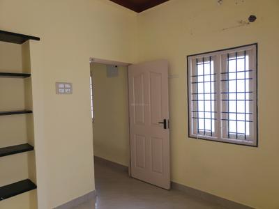 Bedroom Image of 600 Sq.ft 1 BHK Independent House for rent in Pallikaranai Chennai for Rs. 13000