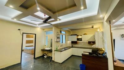Hall Image of 2000 Sq.ft 3 BHK Apartment / Flat for rent in Arsha Sumangalam, Vrindavan Yojana Lucknow for Rs. 45000