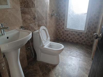 Bathroom Image of 769 Sq.ft 2 BHK Apartment / Flat for rent in Prateek Grand City, Siddharth Vihar Ghaziabad for Rs. 26000