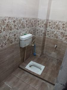 Bathroom Image of 600 Sq.ft 2 BHK Independent House for rent in Sushant Golf City Lucknow for Rs. 8000
