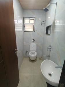 Bathroom Image of 1500 Sq.ft 3 BHK Apartment / Flat for rent in Maharshee Mai Krupa Apartment, Shankar Nagar Nagpur for Rs. 30000