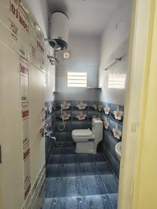 Bathroom Image of 650 Sq.ft 2 BHK Builder Floor for rent in Binnipete Bengaluru for Rs. 20000