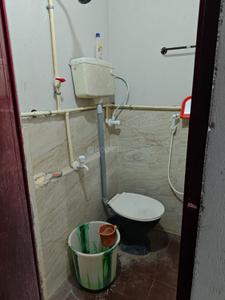 Bathroom Image of 400 Sq.ft 1 BHK Independent House for rent in Kelambakkam Chennai for Rs. 16000