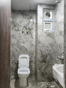 Common Bathroom Image of 1050 Sq.ft 2 BHK Apartment / Flat for sale in Venice Aspire, Noida Extension Greater Noida for Rs. 3800650