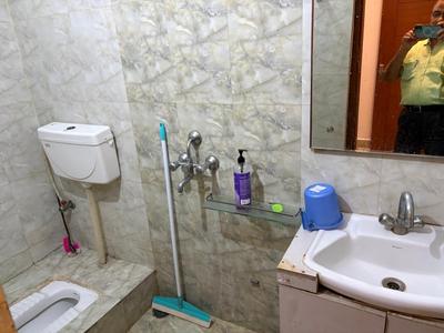Bathroom Image of 1820 Sq.ft 3.5 BHK Independent House for rent in Gomti Nagar Extension Lucknow for Rs. 50000