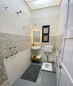 Image of 1800 Sq.ft 3 BHK Apartment / Flat for rent in Shree Awas Apartment, Sector 18 Dwarka, New Delhi for Rs. 55000