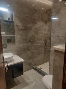 Bathroom Image of 2750 Sq.ft 4 BHK Independent House for rent in South City Floors 1, Sector 41 Gurgaon for Rs. 90000