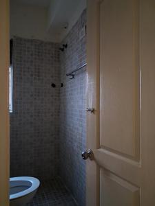 Common Bathroom Image of 825 Sq.ft 2 BHK Apartment / Flat for sale in Paras Tierea, Sector 137 Noida for Rs. 7400000