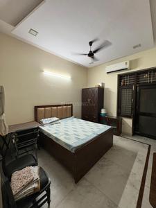 Poorvi Shalimar Bagh Bedroom 1