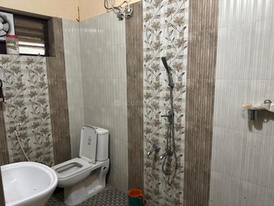 Bathroom Image of 1500 Sq.ft 2 BHK Independent House for rent in Cheruvennur Kozhikode for Rs. 12000