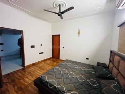 Bedroom Image of 1055 Sq.ft 2 BHK Builder Floor for sale in Arun Vihar, Sector 37 Noida for Rs. 22000000