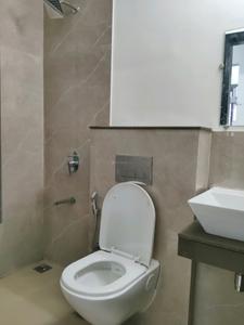 Common Bathroom Image of 750 Sq.ft 2 BHK Apartment / Flat for rent in Mulund West Mumbai for Rs. 55000
