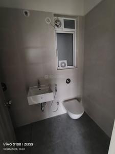 Bathroom Image of 1300 Sq.ft 2.5 BHK Apartment / Flat for rent in Ashar Arize, Kalwa Thane for Rs. 45000