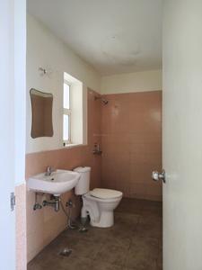 Common Bathroom Image of 927 Sq.ft 2 BHK Apartment / Flat for sale in Jaypee Aman, Sector 151 Noida for Rs. 7000000
