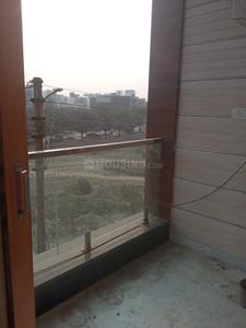 Balcony Image of 750 Sq.ft 1.5 BHK Builder Floor for rent in Sector 63 A Noida for Rs. 18000