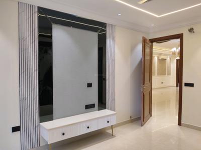 Bedroom Image of 1800 Sq.ft 3 BHK Builder Floor for sale in Sector 67 Gurgaon for Rs. 23500000