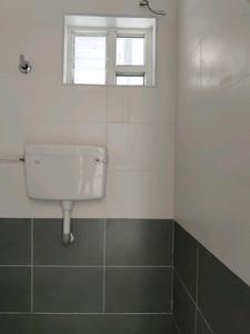Common Bathroom Image of 2416 Sq.ft 4 BHK Apartment / Flat for sale in Tower Of Adyar, Perungudi Chennai for Rs. 49000000