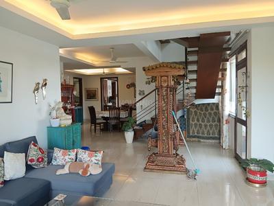 Hall Image of 2950 Sq.ft 4 BHK Builder Floor for sale in Defence Colony New Delhi for Rs. 140000000
