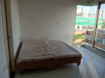 Bedroom Image of 1400 Sq.ft 3 BHK Apartment / Flat for rent in Sangath Posh, Chandkheda Ahmedabad for Rs. 40000