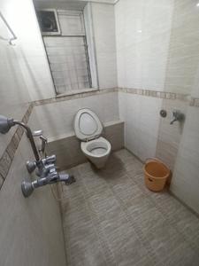 Bathroom Image of 600 Sq.ft 1 BHK Apartment / Flat for rent in Mahim Mumbai for Rs. 65000