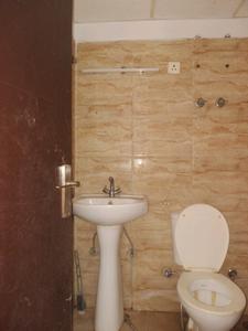 Common Bathroom Image of 880 Sq.ft 2 BHK Apartment / Flat for sale in Ajnara Homes, Noida Extension Greater Noida for Rs. 7900000