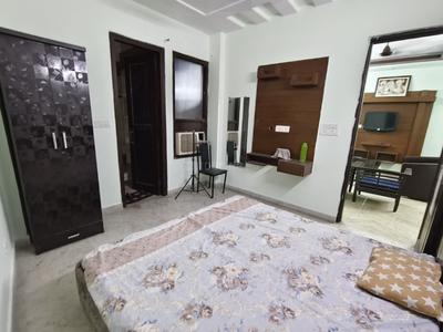 Bedroom Image of 1350 Sq.ft 3 BHK Builder Floor for rent in Mansarover Garden New Delhi for Rs. 40000