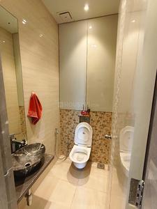 Bathroom Image of 2710 Sq.ft 3 BHK Apartment / Flat for rent in Enpar Lotus 101 Worli Residences, Lower Parel Mumbai for Rs. 400000