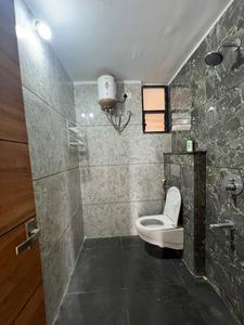 Bathroom Image of 1300 Sq.ft 2.5 BHK Apartment / Flat for rent in DB Pride, Talawali Chanda Indore for Rs. 27000