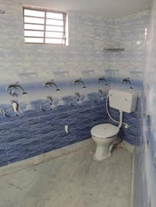 Bathroom Image of 700 Sq.ft 2 BHK Builder Floor for rent in Radha Nagar Asansol for Rs. 10000
