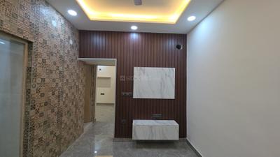 Living Room Image of 650 Sq.ft 2 BHK Apartment / Flat for rent in Pitampura New Delhi for Rs. 25500