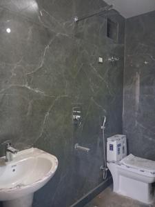Common Bathroom Image of 750 Sq.ft 1 BHK Apartment / Flat for sale in Sector 104 Noida for Rs. 3025000
