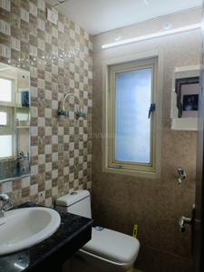 Bathroom Image of 1600 Sq.ft 3 BHK Apartment / Flat for rent in Vrindavan Yojana Lucknow for Rs. 45000