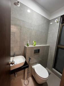 Bathroom Image of 600 Sq.ft 1 BHK Apartment / Flat for rent in Raymond Realty Ten X Habitat Tower C, Thane West Thane for Rs. 35000