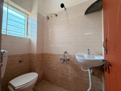 Bathroom Image of 330 Sq.ft 1 RK Apartment / Flat for rent in Marathahalli Bengaluru for Rs. 18000