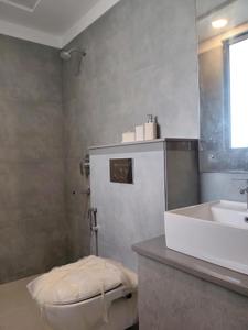 Bedroom Image of 890 Sq.ft 1 BHK Builder Floor for rent in DLF Phase 3 Gurgaon for Rs. 30000