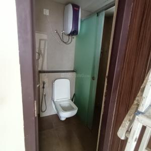 Bathroom Image of 1000 Sq.ft 2 BHK Apartment / Flat for rent in Velachery Chennai for Rs. 30000