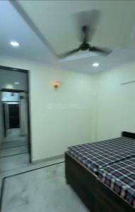 Bedroom Image of 720 Sq.ft 2 BHK Builder Floor for rent in Mukherjee Nagar New Delhi for Rs. 35000