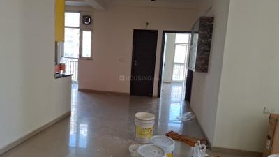 Living Room Image of 1400 Sq.ft 2.5 BHK Apartment / Flat for rent in Kingswood Court, Crossings Republik Ghaziabad for Rs. 19000