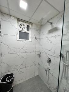 Bathroom Image of 2600 Sq.ft 4 BHK Apartment / Flat for rent in Tilak Nagar Jaipur for Rs. 100000