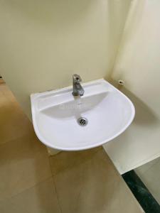 Bathroom Image of 665 Sq.ft 2 BHK Apartment / Flat for sale in Coronet, Kandivali East Mumbai for Rs. 15000000
